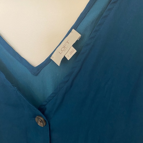 LOFT SMALL WOMANS V NECK SLEEVELESS BUTTON UP TOP BLUE - Picture 5 of 5